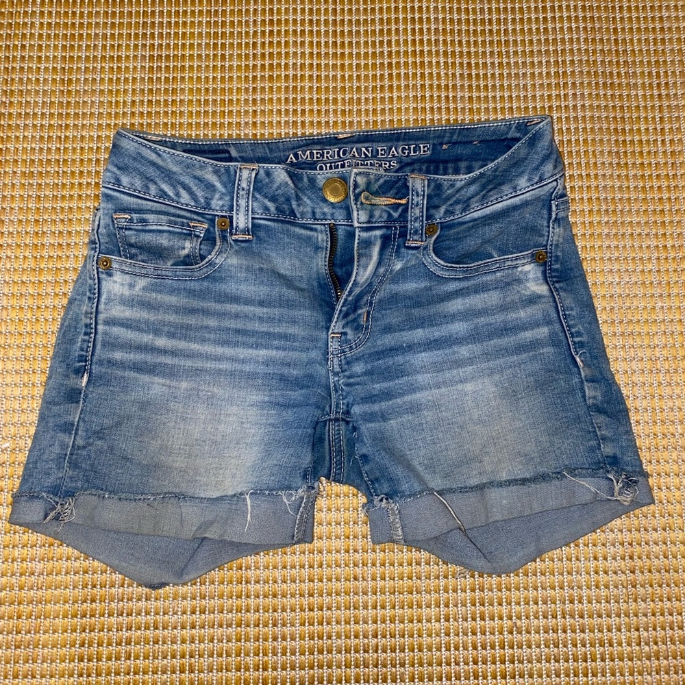 American Eagle Women’s Light-wash Midi Rise Shorts